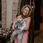 Vicky Regalado - @thelatinaauthor - Instagram