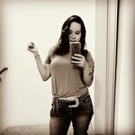 Vicki Rowan - @vickisue87 - Instagram