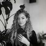 Victoria • Fine Line Tattoo Artist • Chicago - @auras.tattoos - Instagram