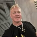 Vincent Milligan - @istanbul_glowup2025 - Instagram