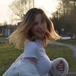 𝑽𝒊𝒐𝒍𝒂 𝑺𝒄𝒉𝒘𝒂𝒓𝒛 | 𝑺𝒊𝒏𝒈𝒆𝒓 - @violaschwarz_ - Instagram