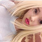 @the.violet.cullen - Instagram