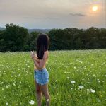 @violet_daly - Instagram