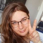 Violet Davies - @aquibian - Instagram