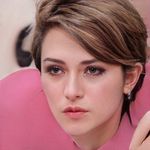 Violet Davies - @orangegorilla31018444 - Instagram