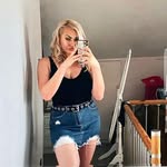 Violet Lowe - @violetlowe854 - Instagram