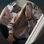 Violet packebush - @pack.violet_ - Instagram