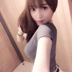 Violet Pham - @emilyinstg - Instagram