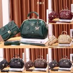 Vivian - @vivian.collections - Instagram