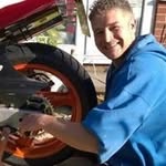 Simon Wallace - @simon.wallace.3158 - Instagram