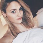 wallis day 🌙 - @h0lywallis - Instagram