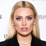 Wallis Day Today - @wallisdaytoday - Instagram