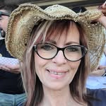 Wanda Lund - @litlered66 - Instagram
