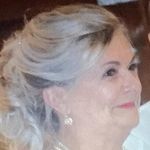 Wendy Dobson - @dare2b_different_flowers_ - Instagram