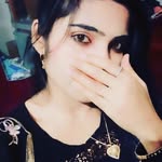 Alisha Khan - @white_red17 - Instagram