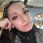 Whitney Woods - @whitney.reads.books97 - Instagram