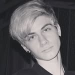William dolan è loro figlio - @ilfigliodeifenji - Instagram