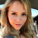 Stephany Hernia - @shirley_rencher_williams - Instagram