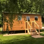 Rachael Elliott - @willow_shepherds_hut - Instagram