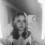 Willow Wallace - @chillpillwillow - Instagram
