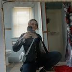 Willow Wells - @willow.wells.18488 - Instagram