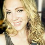 Willow Withy - @willowglows - Instagram