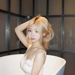 Xinyue Chen - @camilia_ue - Instagram