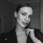 Yelyzaveta Naumova • UX/UI - @ye.naumova - Instagram