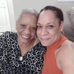 Yolanda Claudio - @mariposa184218 - Instagram