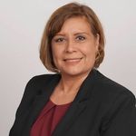 Yolanda Lord - @yolandalordsellshomes - Instagram