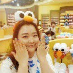 Youmi Kim - @yumi_kyuni_momo - Instagram