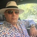 Yves René - @mariamapamfeusie - Instagram
