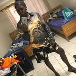 @yvette_booth01 - Instagram