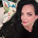 Yvette Lyons - @sound_baths__gong_healing - Instagram