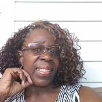 Yvette Mackey - @yvette.mackey - Instagram