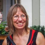 Yvonne Fox - @thefolkiebuddhist - Instagram