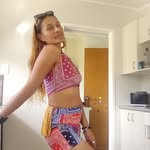 Zara Anderson - @queenbeez112 - Instagram