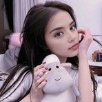 Zara Moss - Facebook