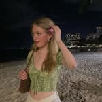 Zoe Fields - @field_sz - Instagram