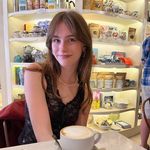Zoe Mueller - @zzoemueller - Instagram