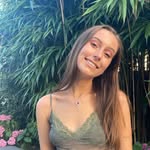 @zoemunson - Instagram