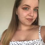 Zoë | Bookstagram - @_zoe.reads - Instagram