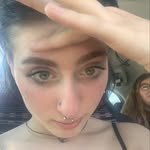 @zoes.trainwreck.life2 - Instagram