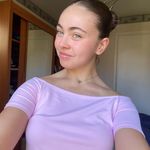 🦋🦋 - @zoe_weiss_18 - Instagram
