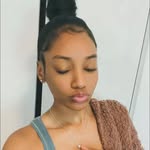 @zuriroyalee - Instagram
